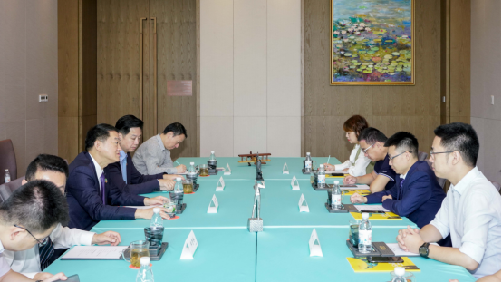 省云顶国际集团党委书记、董事长任丁与腾讯“王者庆幸”CTO邓君、腾讯大成网总裁郑亮座谈互换
