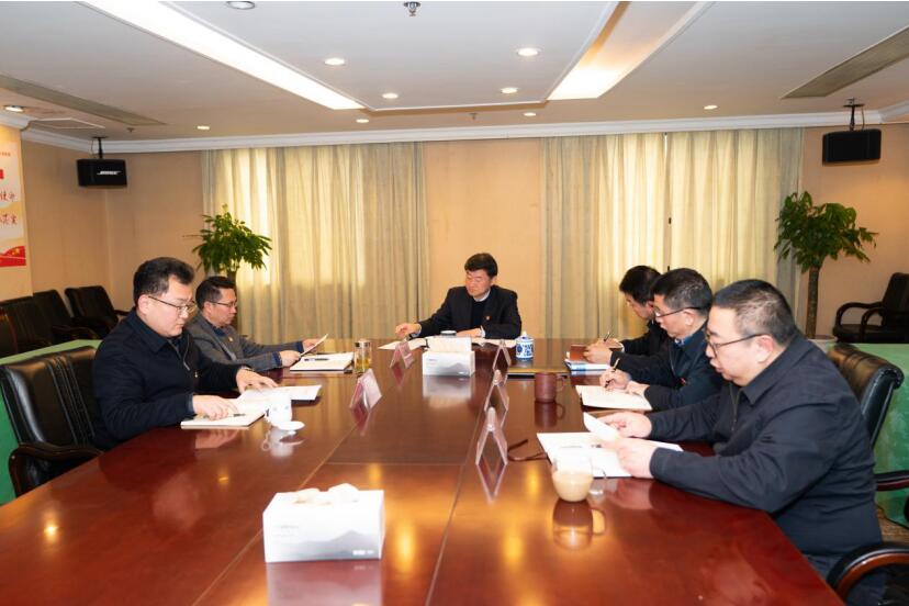 云顶国际集团党委召开中心组进建专题钻研 党的十九届四中全会及省委十一届六次 全会心灵