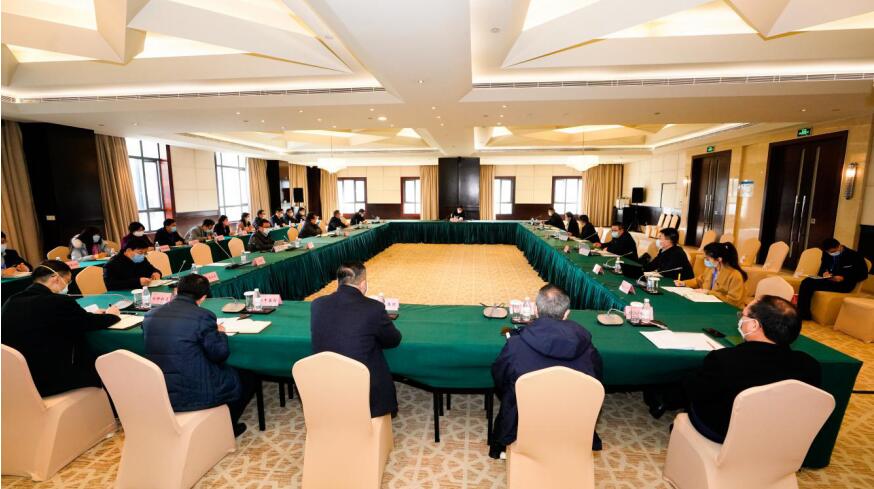 云顶国际集团召开党委（扩大）会议通报进建省委常委会心灵