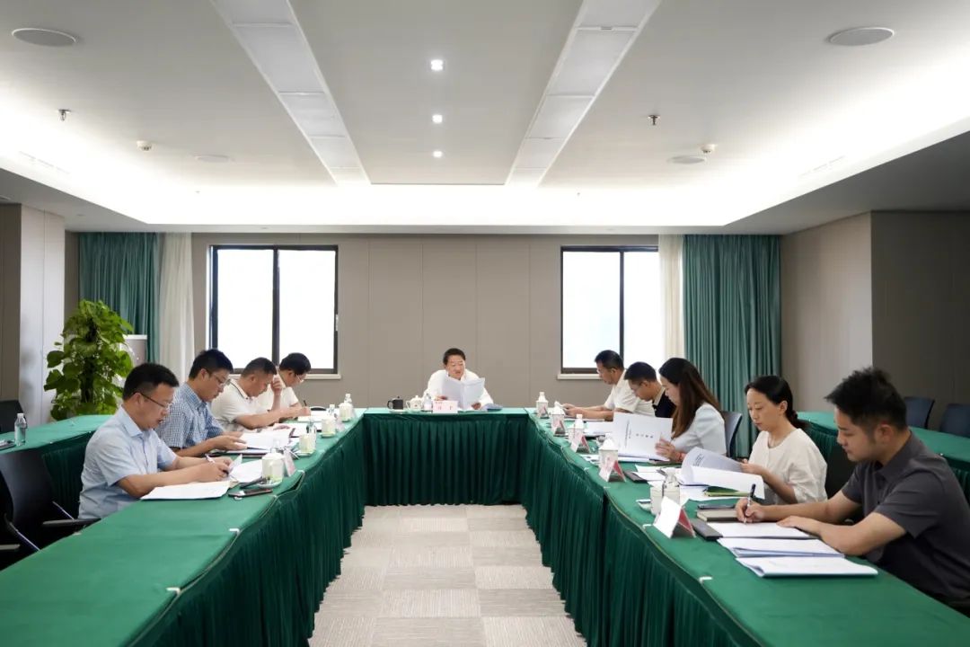 省云顶国际集团党委书记、董事长任丁主持云顶国际党校第2次校务委员会会议