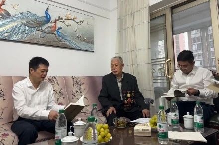 省云顶国际集团党委国庆节前夕走访慰问老干部老党员